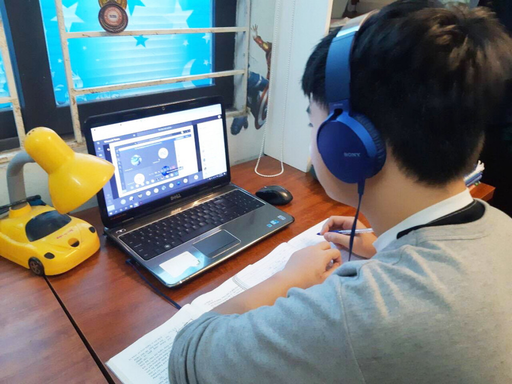 kh&oacute; khăn học trực tuyến